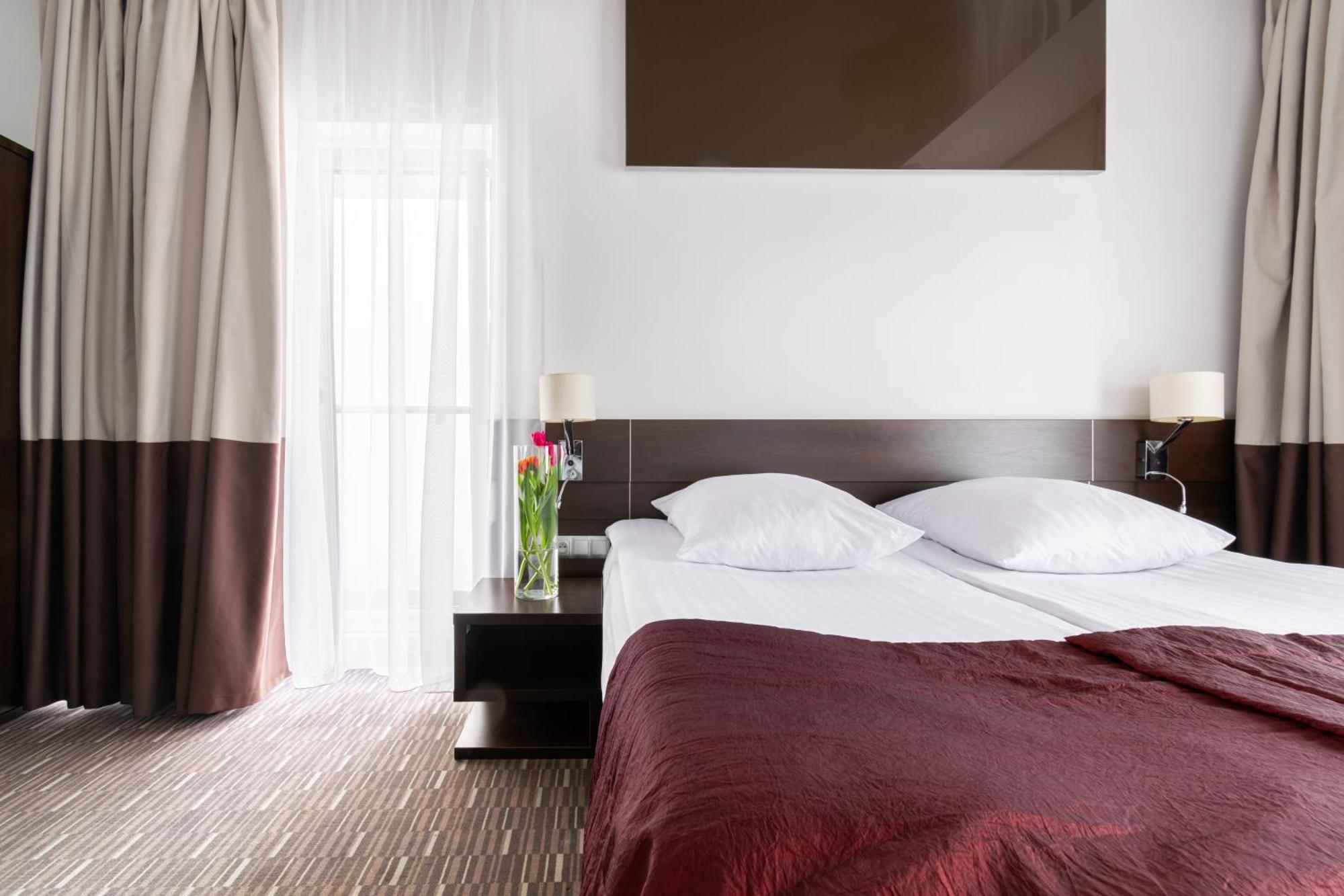 Park Hotel Diament Zabrze - Gliwice Buitenkant foto