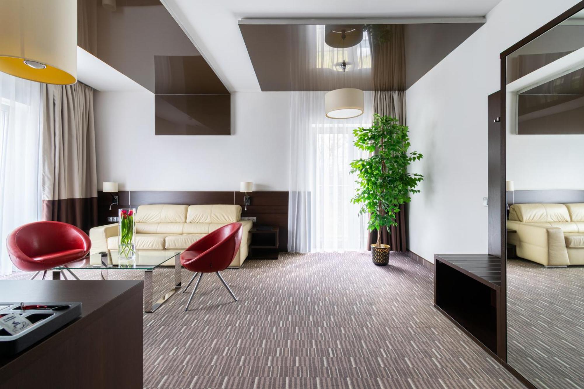 Park Hotel Diament Zabrze - Gliwice Buitenkant foto
