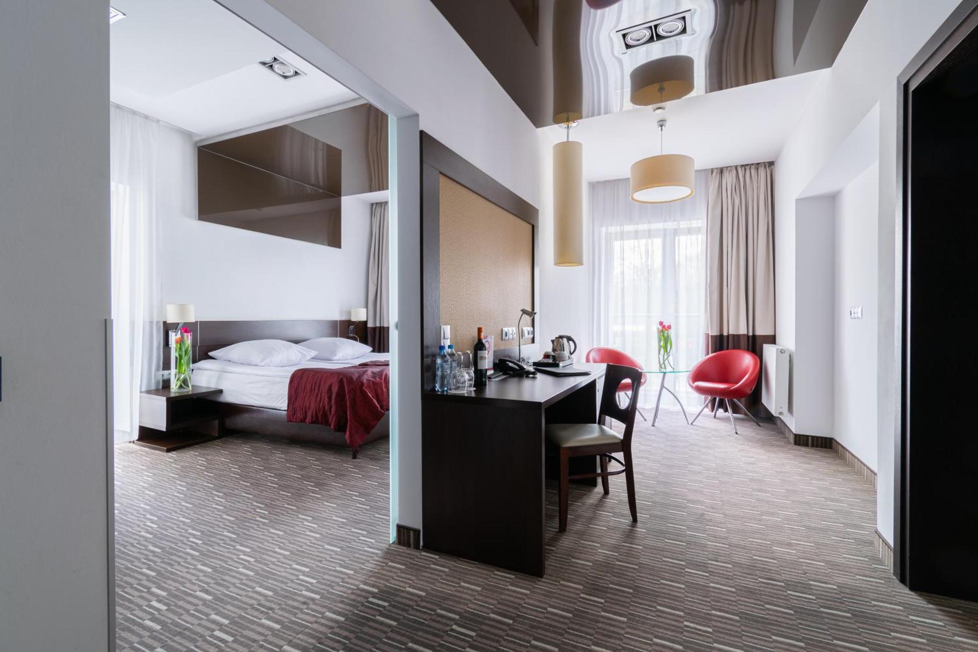 Park Hotel Diament Zabrze - Gliwice Buitenkant foto