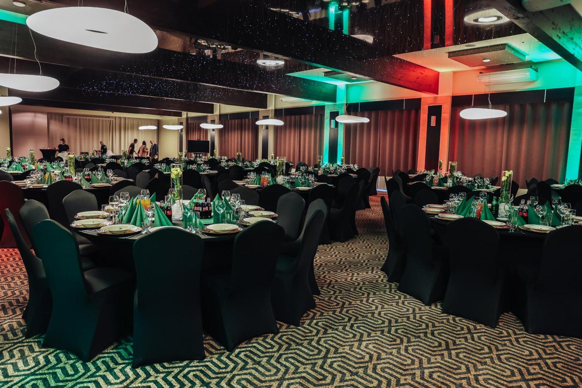 Park Hotel Diament Zabrze - Gliwice Buitenkant foto