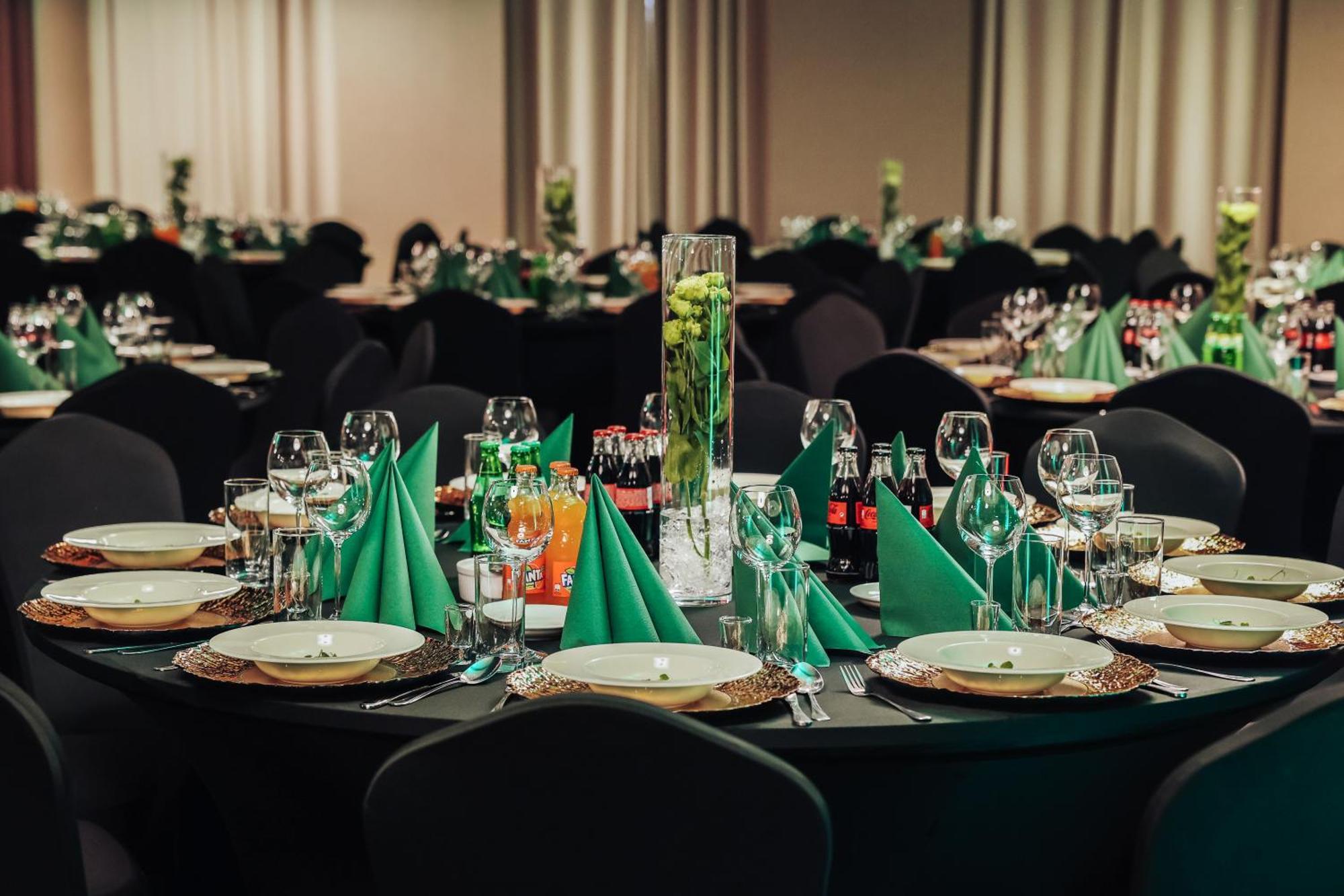 Park Hotel Diament Zabrze - Gliwice Buitenkant foto